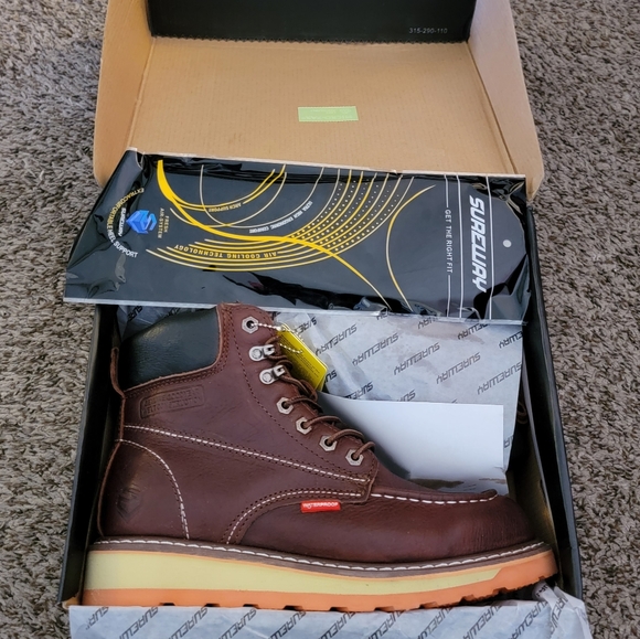 Sureway Boots - Picture 1 of 5